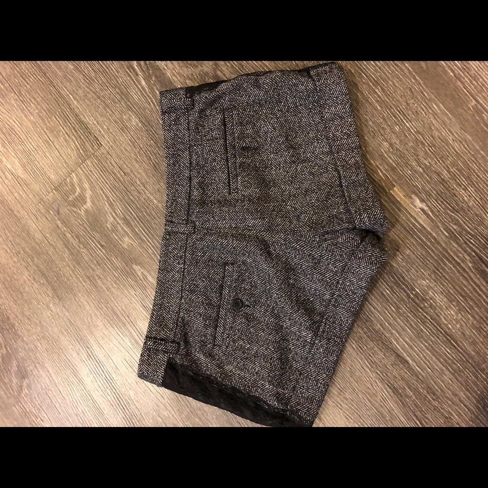 Shorts - Picture 3 of 4